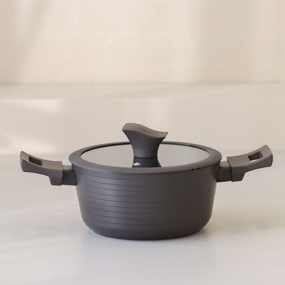Essence 9-Piece Midnight Cross Cookware Set 3.2/3.7Mm 60X37X18Cm Brown