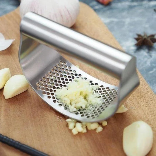 Garlic masher