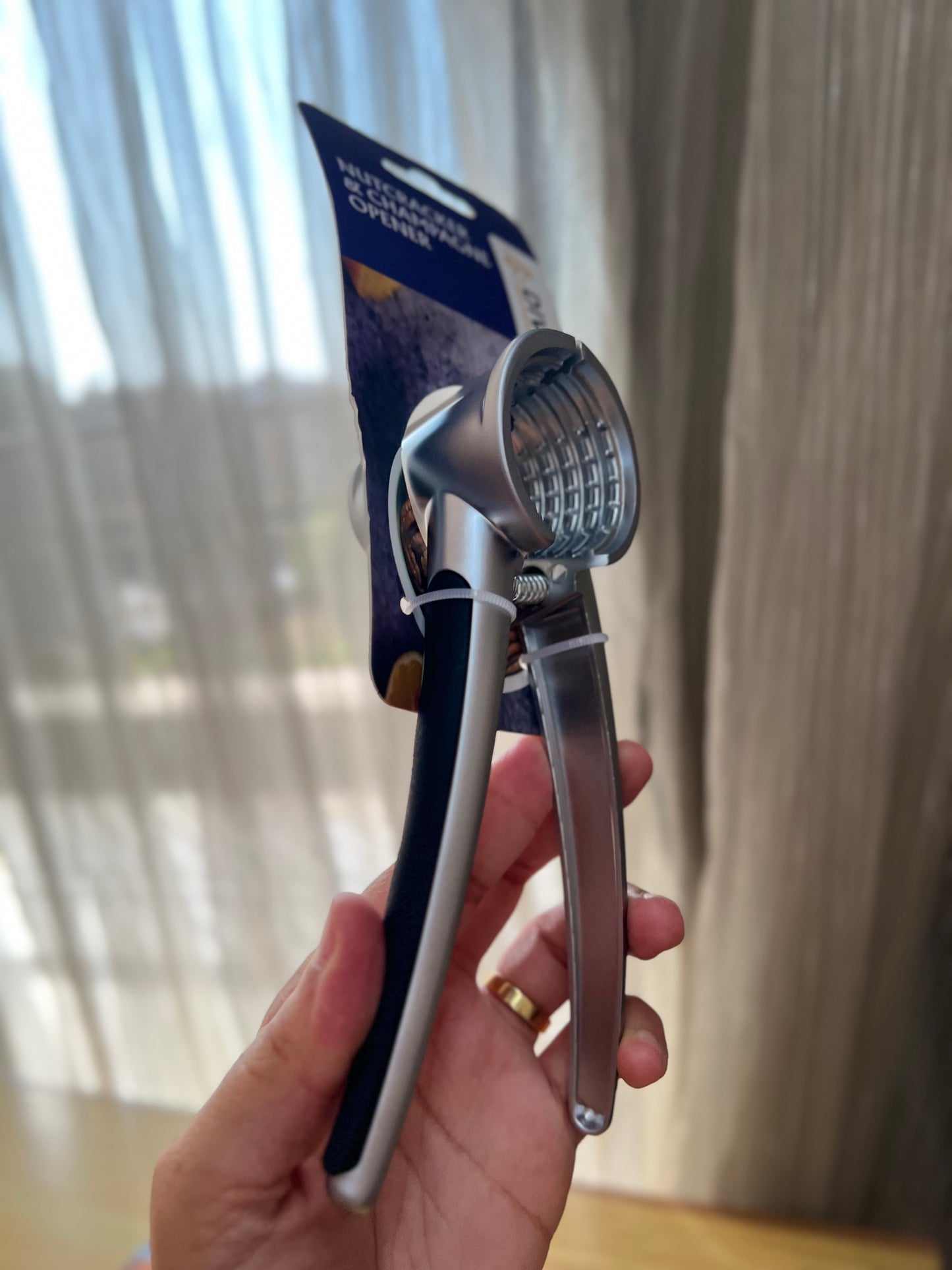 Stainless nut cracker