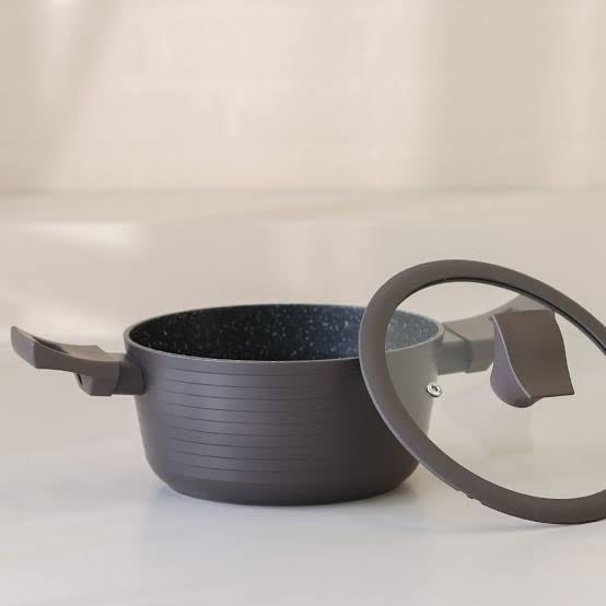 Essence 9-Piece Midnight Cross Cookware Set 3.2/3.7Mm 60X37X18Cm Brown