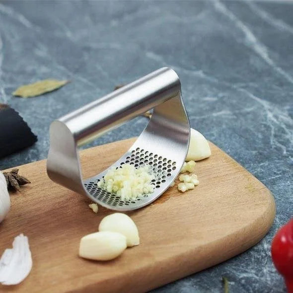 Garlic masher