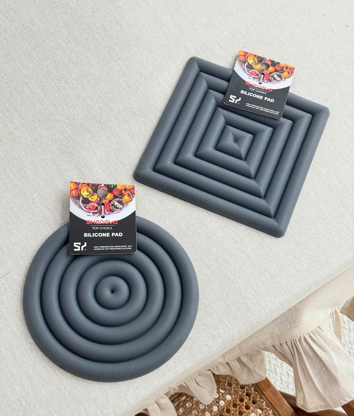 Silicone trivet