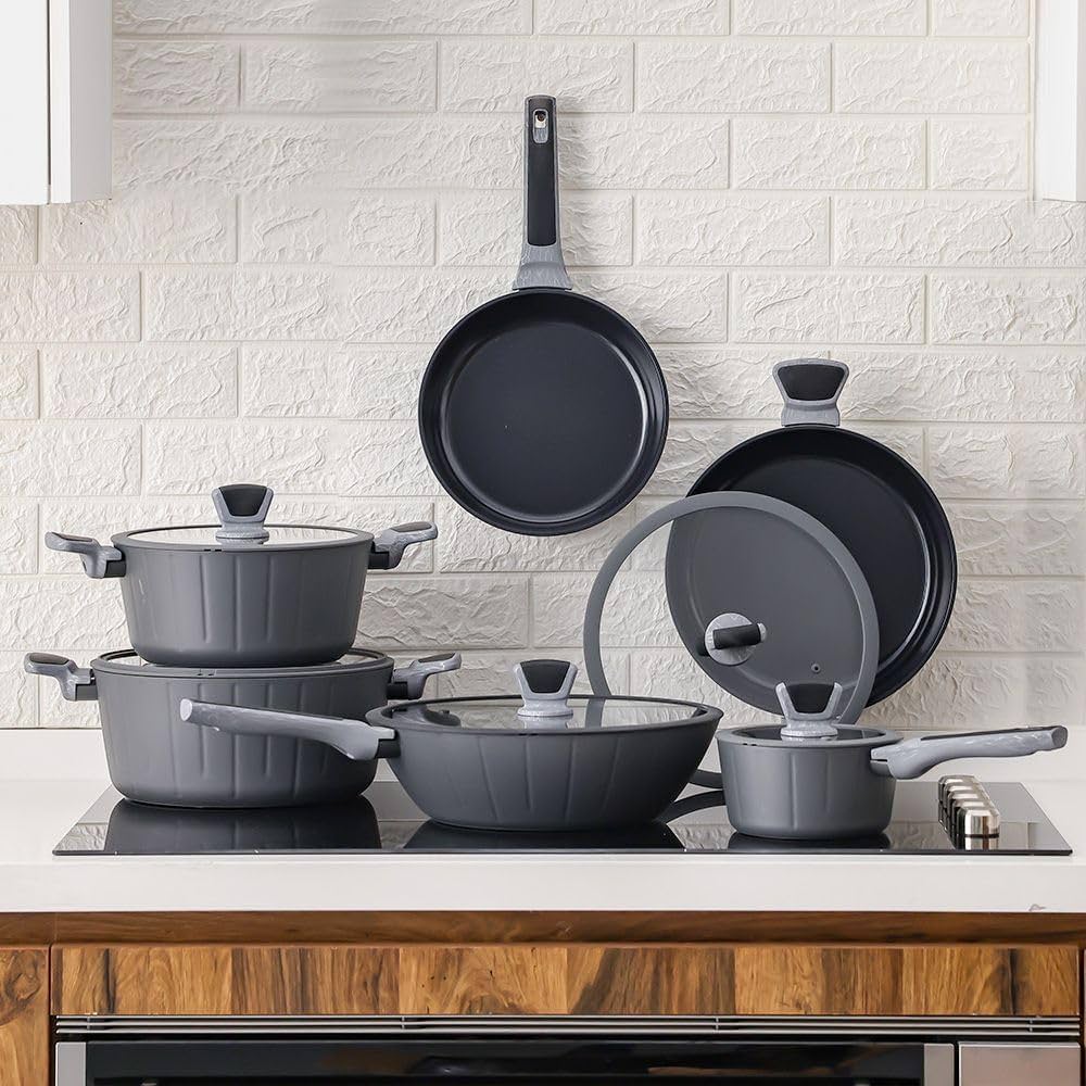 Chef's Delight Brilliant Cookware – Premium Non-Stick Pots and Pans, Durable Heat-Resistant Cookware for Even Cooking, Ideal Kitchen Essentials for Home and Professional Chefs