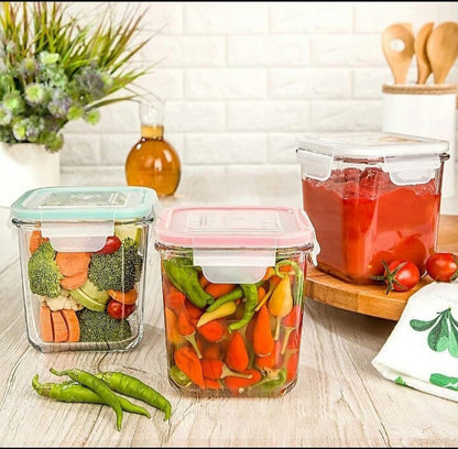 Limon Square Glass Container Four Lock (860-ml)
