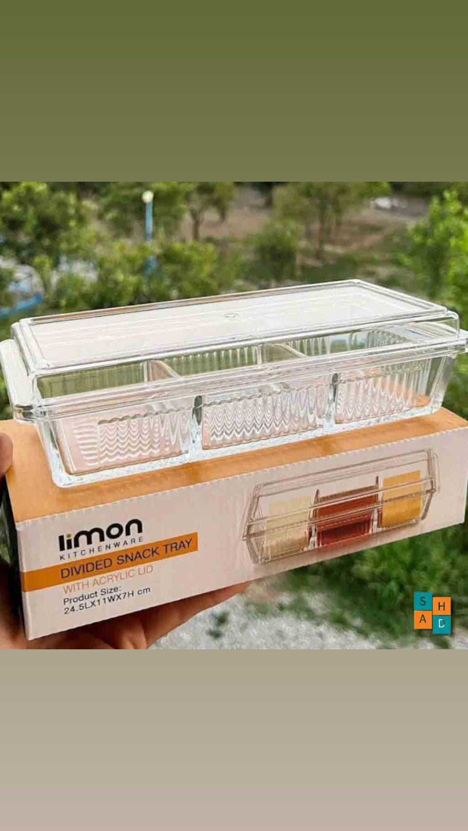 Divided snack tray with acrylic lid