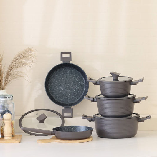 Essence 9-Piece Midnight Cross Cookware Set 3.2/3.7Mm 60X37X18Cm Brown